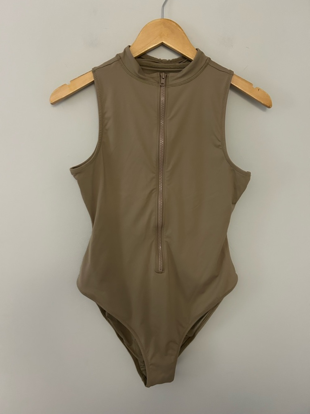 Skims Signature Swim Zip Front Sleeveless One Piece - Picture 5 of 8